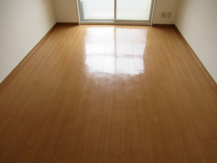 プレアール岡山医大東の居間