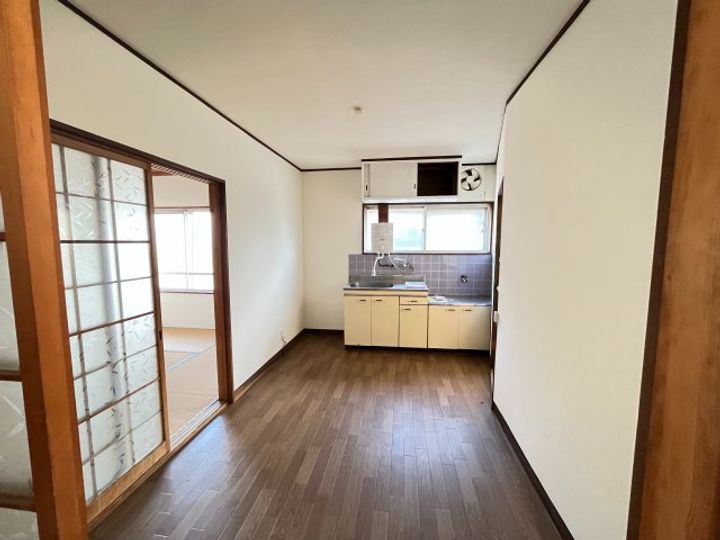 十日市中町ハイツの居間