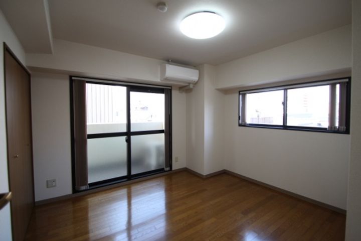 アンブシュール京橋の居間