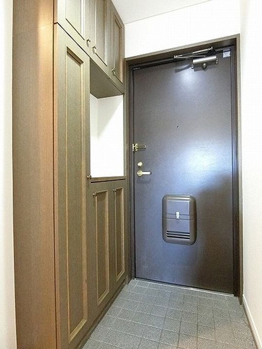 ライオンズマンション岡山医大東の玄関