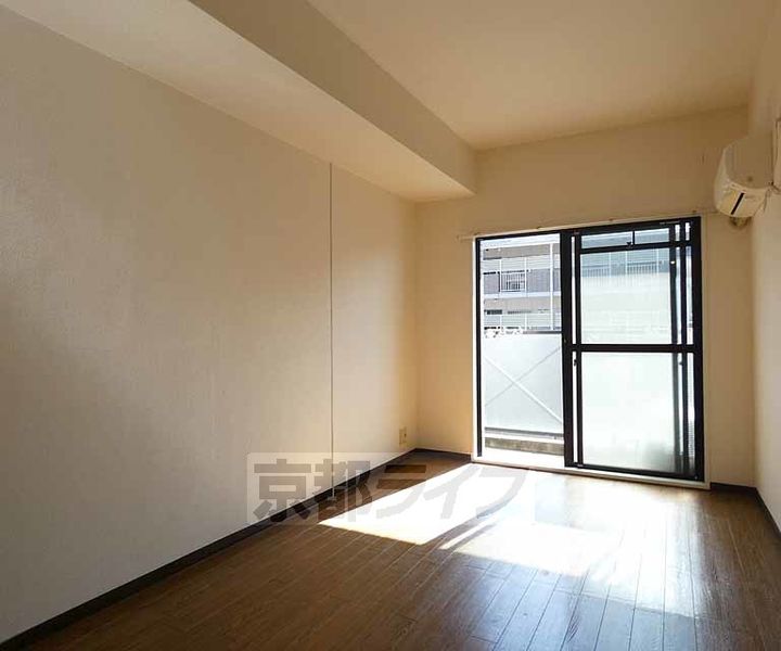 京都府京都市東山区清水4丁目の賃貸マンションの居間