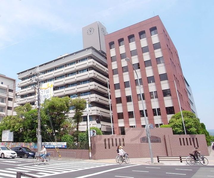 Claris西院A棟の周辺