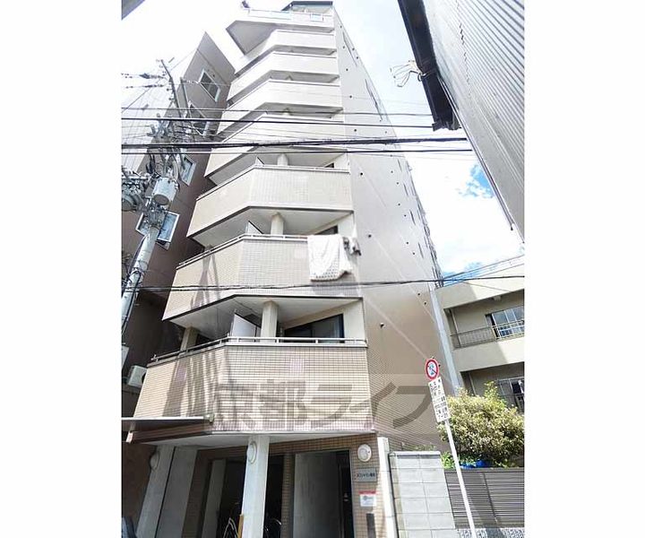 京都府京都市南区唐橋川久保町の賃貸マンションの外観