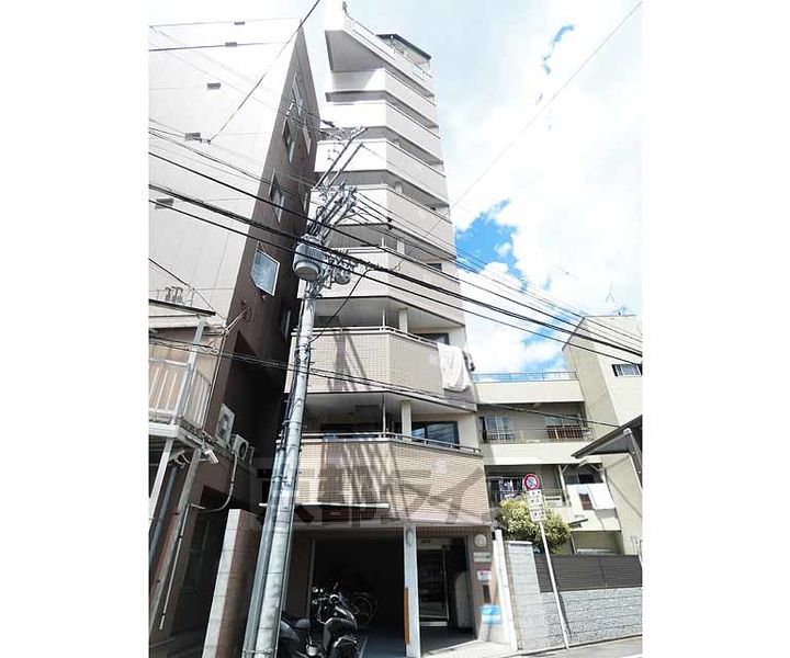 京都府京都市南区唐橋川久保町の賃貸マンションの外観