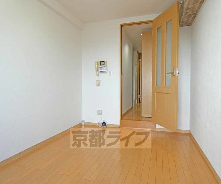 ヌフジャラン御前の居間