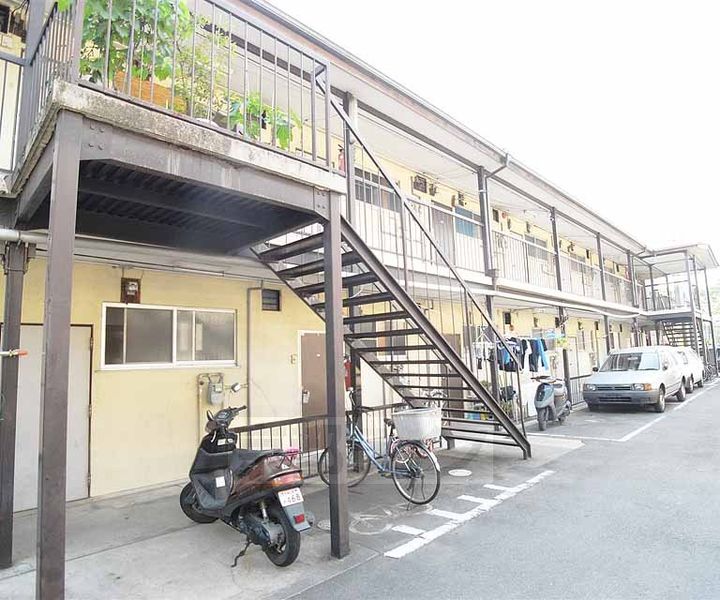 京都府京都市伏見区横大路下三栖南郷の賃貸アパートの外観