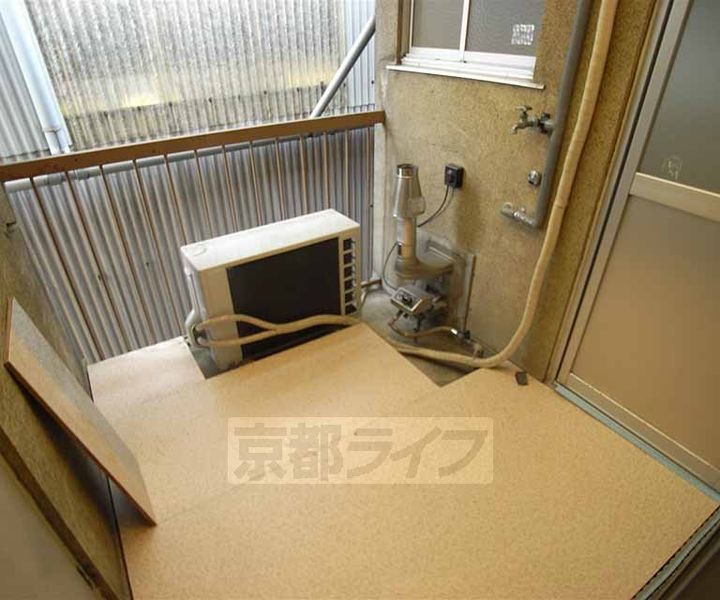 京都府京都市伏見区横大路下三栖南郷の賃貸アパートの内装