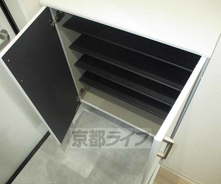 グリーンティエラ宇治301の玄関