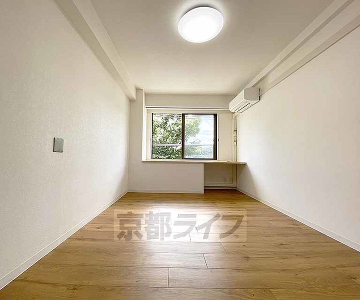 松屋レジデンス修学院412の居間