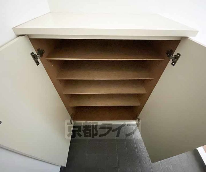 京都府京都市右京区常盤山下町の賃貸マンションの内装