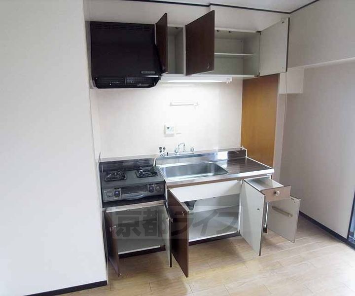 京都府京都市右京区西院高田町の賃貸マンションの内装
