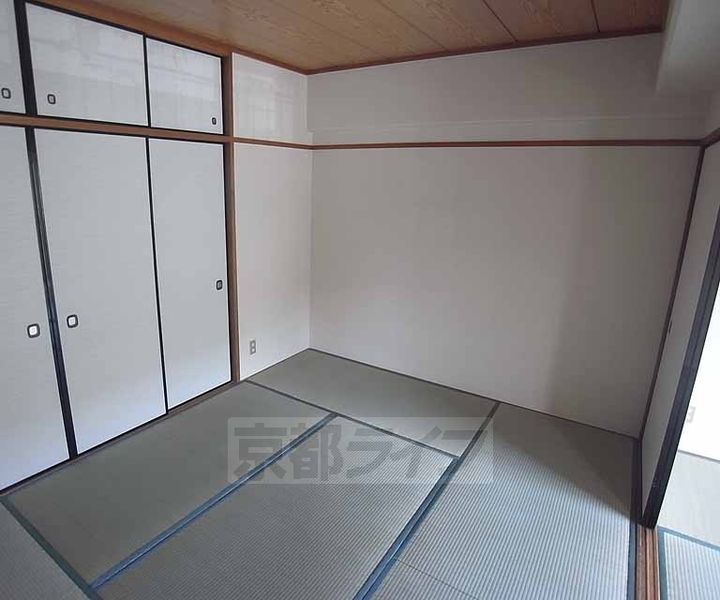 パルテ西京極の居間