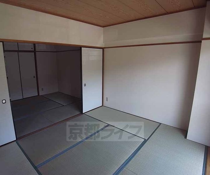 パルテ西京極の居間