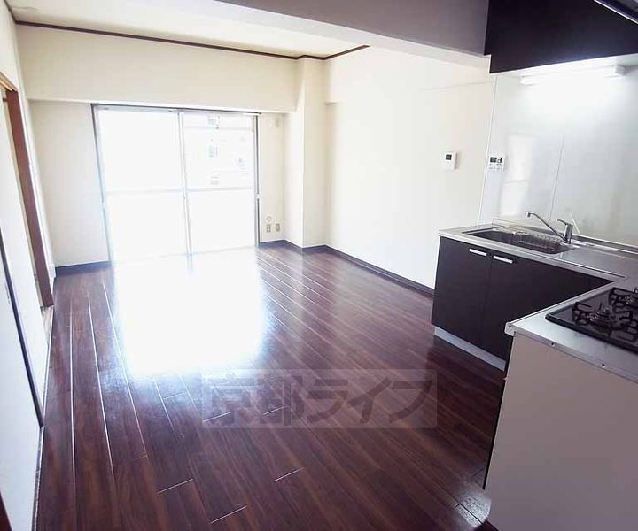 パルテ西京極の居間