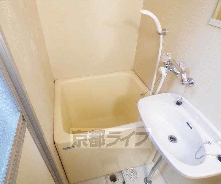 京都府京都市右京区谷口唐田ノ内町の賃貸マンションの風呂