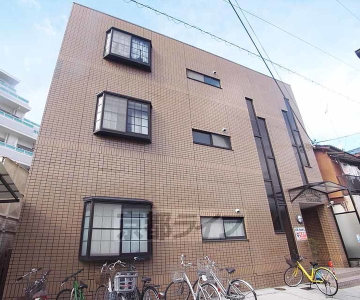 京都府京都市右京区西京極徳大寺団子田町の賃貸アパートの外観