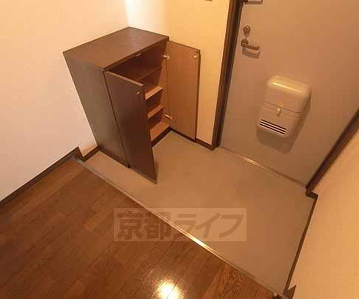 京都府京都市右京区西院四条畑町の賃貸マンションの玄関