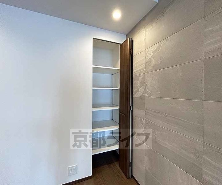 京都府京都市中京区池須町の賃貸マンションの内装