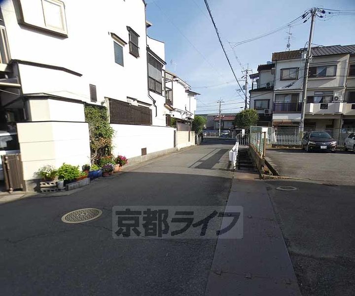 京都府京都市右京区嵯峨野芝野町の賃貸アパートの周辺