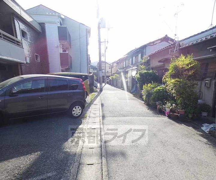 京都府京都市右京区嵯峨野芝野町の賃貸アパートの周辺