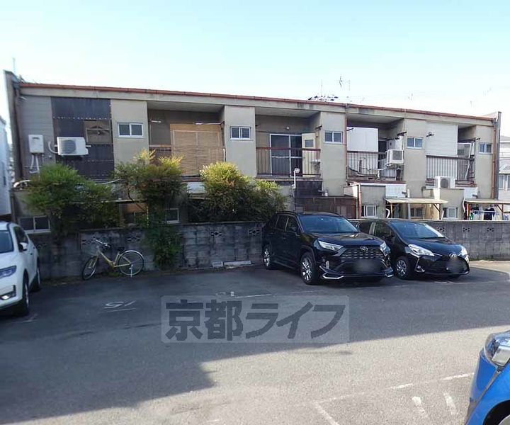 京都府京都市右京区嵯峨野芝野町の賃貸アパートの外観