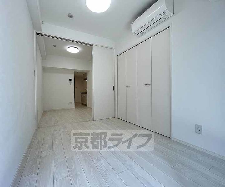 京都府京都市中京区柳馬場通三条下る槌屋町の賃貸マンションの居間