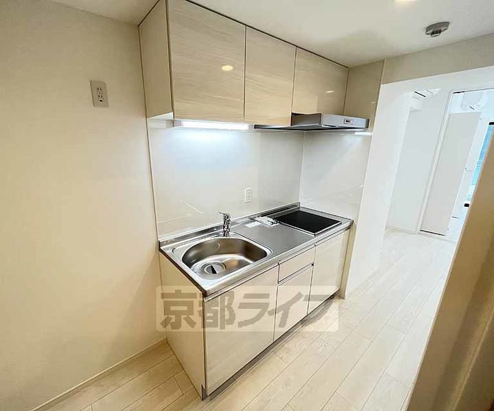 京都府京都市中京区柳馬場通三条下る槌屋町の賃貸マンションのキッチン