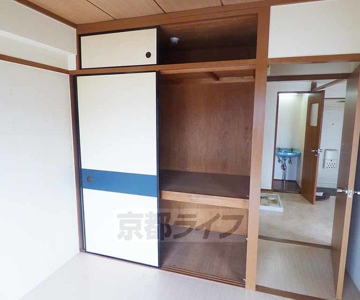 京都府京都市右京区嵯峨野清水町の賃貸マンションの内装