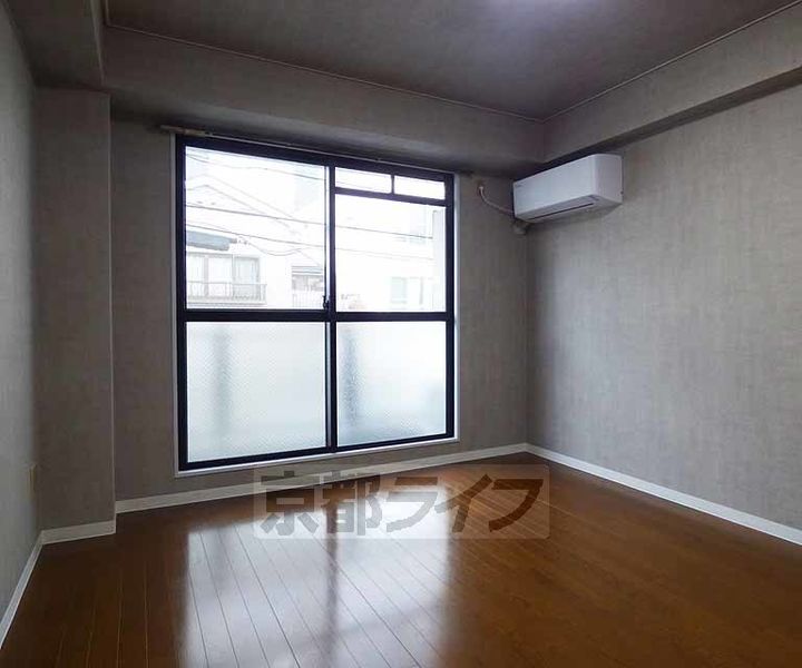 未麗西京極403の居間