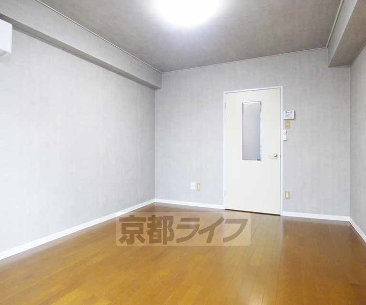 未麗西京極403の寝室