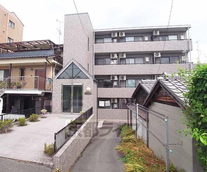 京都府京都市右京区梅津中村町の賃貸マンションの外観