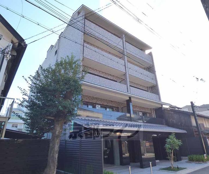 京都府京都市上京区仲之町の賃貸マンションの外観