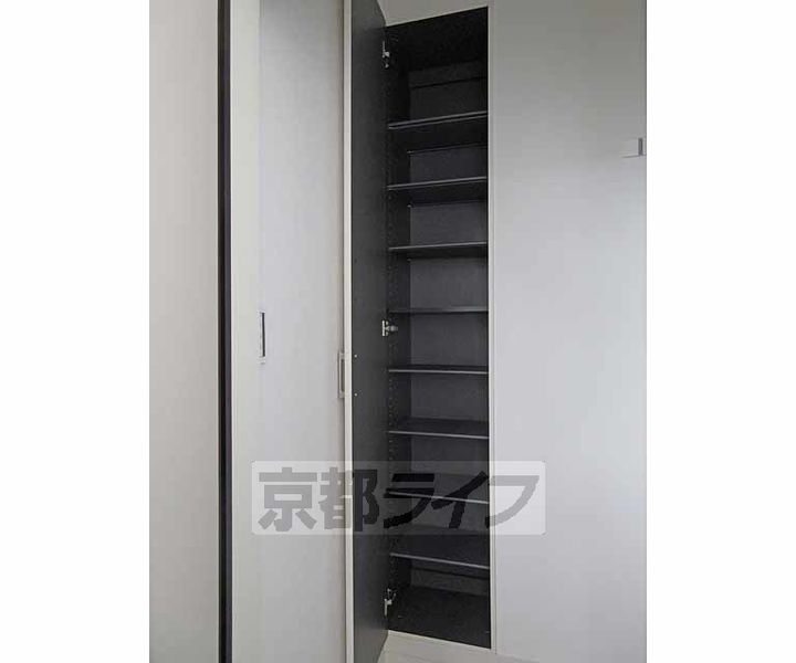 京都府京都市山科区西野山中臣町の賃貸アパートの内装