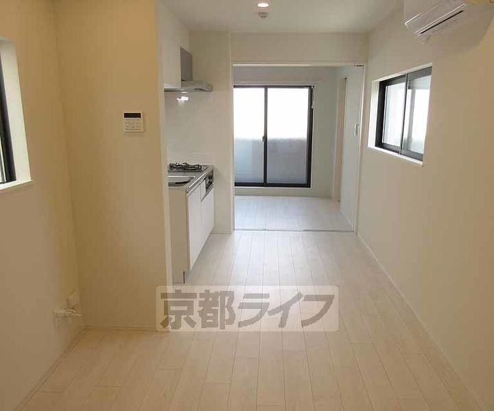 京都府京都市山科区音羽千本町の賃貸アパートの居間