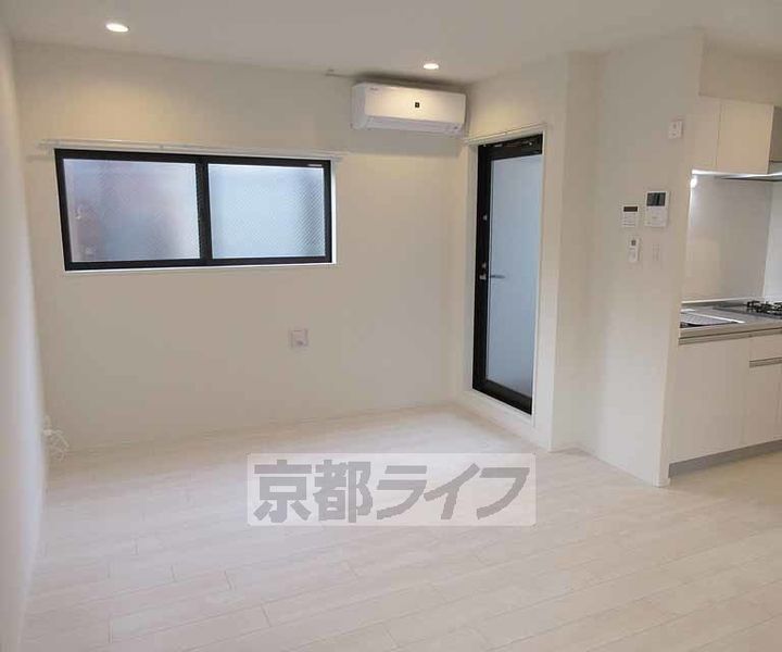 京都府京都市山科区音羽千本町の賃貸アパートの居間