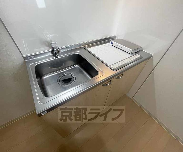 京都府京都市東山区本町19丁目の賃貸アパートのキッチン