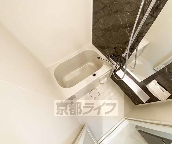 京都府京都市右京区西京極東側町の賃貸マンションの風呂