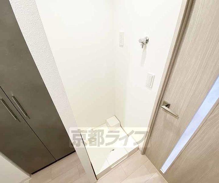 京都府京都市右京区西京極東側町の賃貸マンションの内装