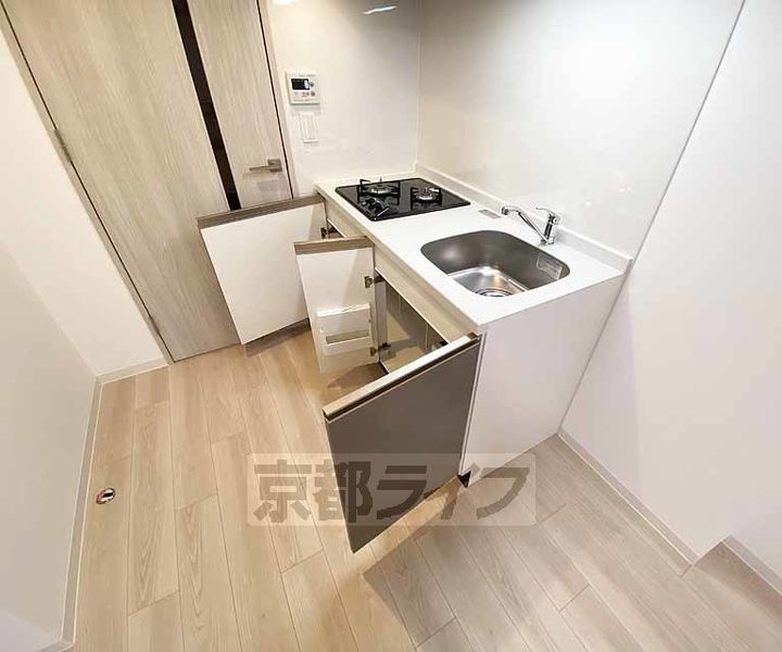 京都府京都市右京区西京極東側町の賃貸マンションのキッチン