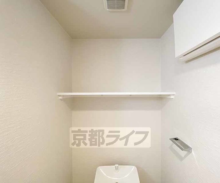 京都府京都市右京区西京極東側町の賃貸マンションの内装
