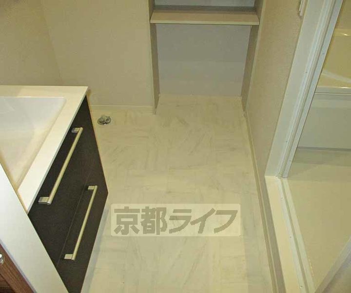 京都府宇治市五ケ庄寺界道の賃貸マンションの内装