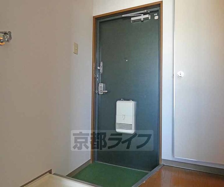京都府京都市南区吉祥院九条町の賃貸マンションの玄関