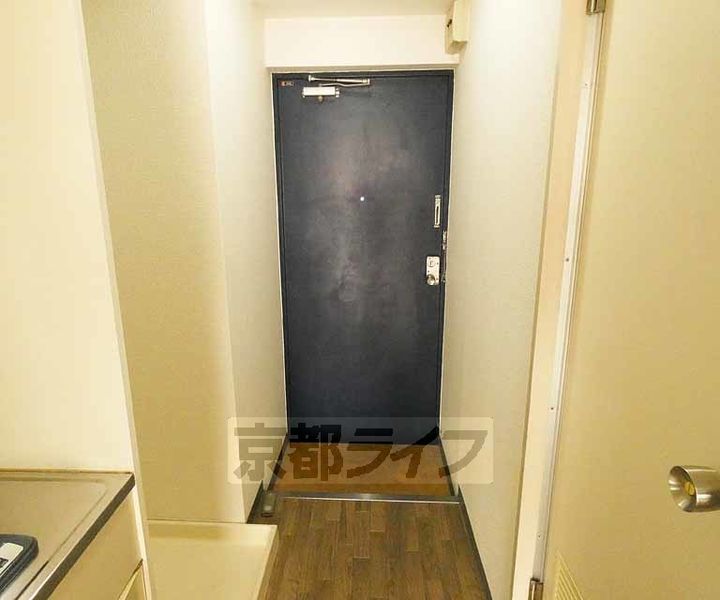 京都府京都市南区東九条松田町の賃貸マンションの玄関