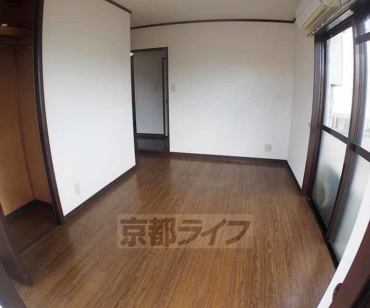 メゾン大八木の居間