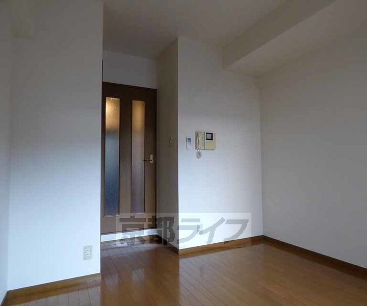 京都府京都市下京区松原通室町東入ル玉津島町の賃貸マンションの居間