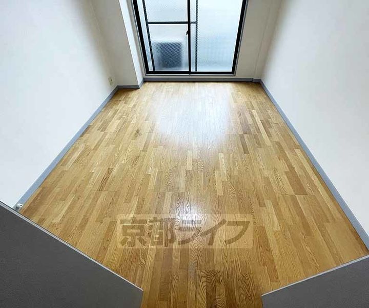 京都府京都市中京区池須町の賃貸マンションの居間