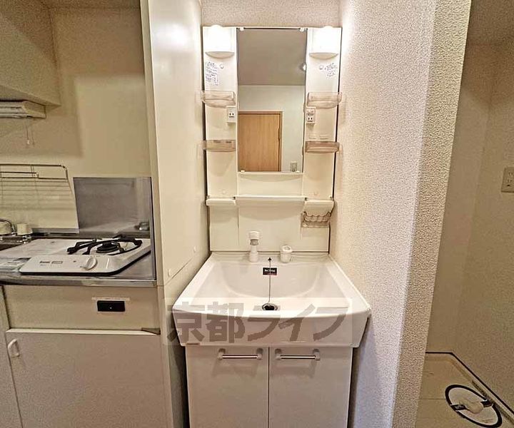 京都府京都市下京区立中町の賃貸マンションの内装