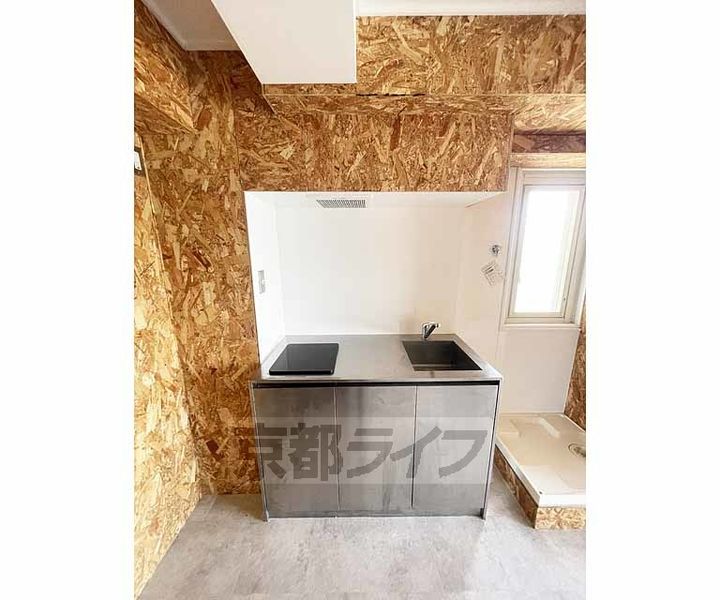 京都府京都市下京区平居町(西高瀬川筋五条下ル)の賃貸マンションのキッチン