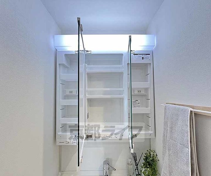 京都府京都市中京区姉大宮町東側の賃貸マンションの内装