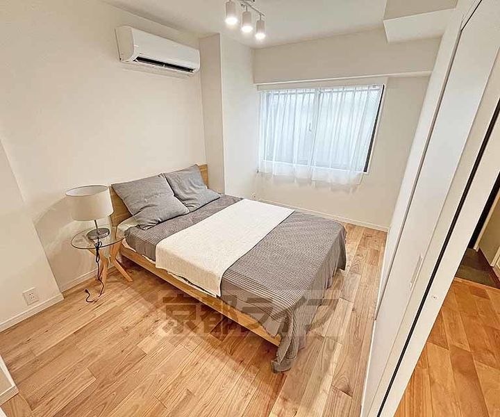 京都府京都市中京区姉大宮町東側の賃貸マンションの居間